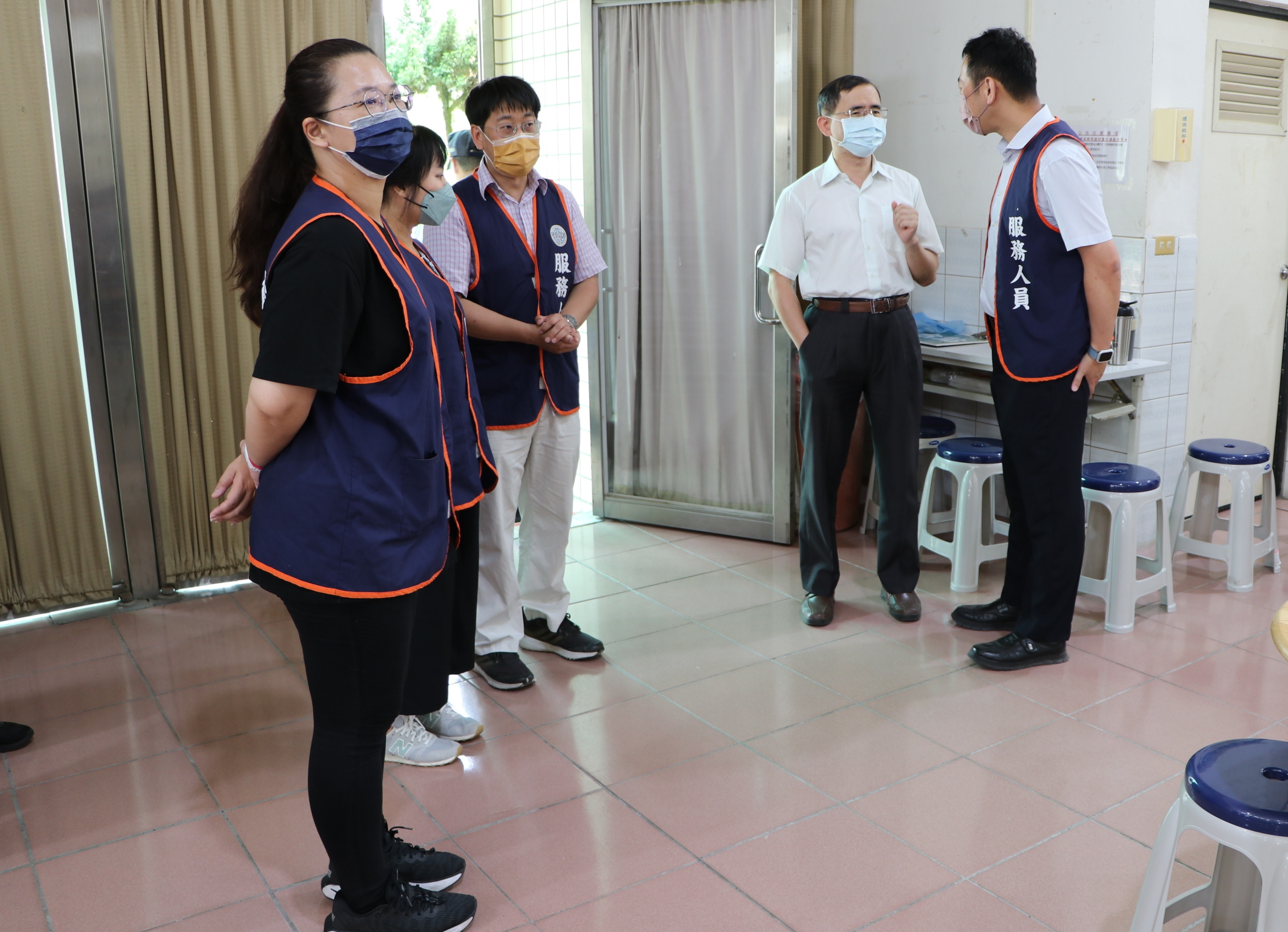 鍾副典獄長蒞臨會場關心懇親活動
