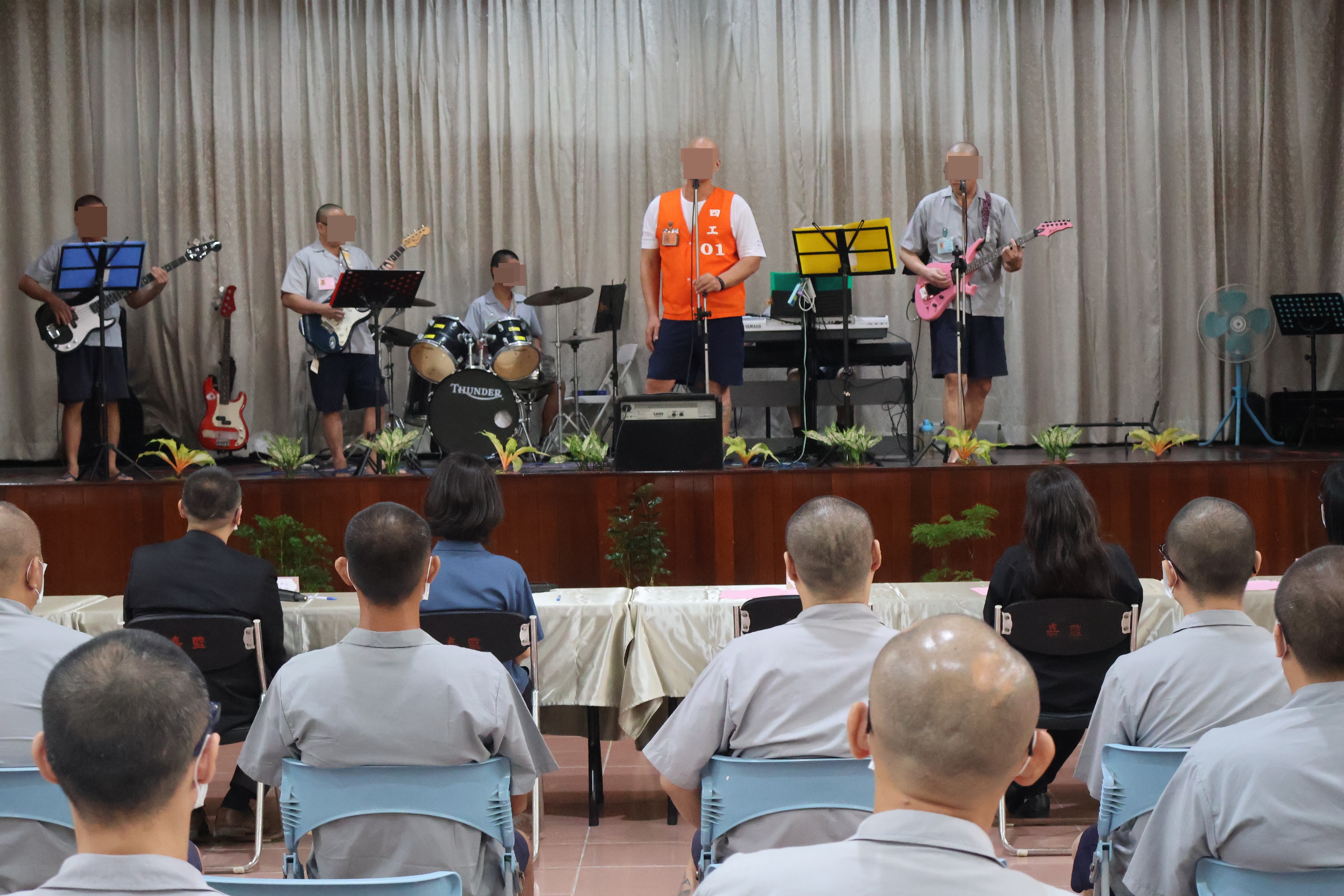 小平頭樂團表演