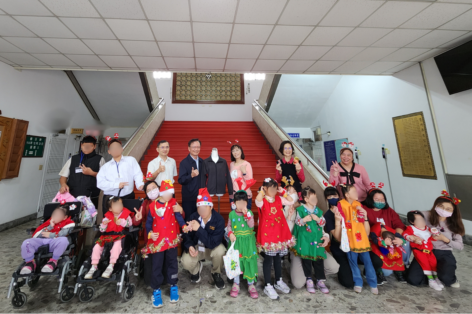 嘉義監獄回贈夾克予聖心教養院