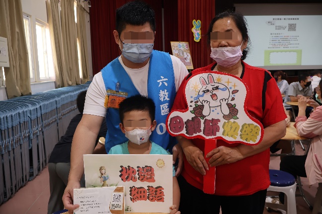 每個故事都有專屬QR CODE，陪伴孩子度過爸爸暫時不在的日子