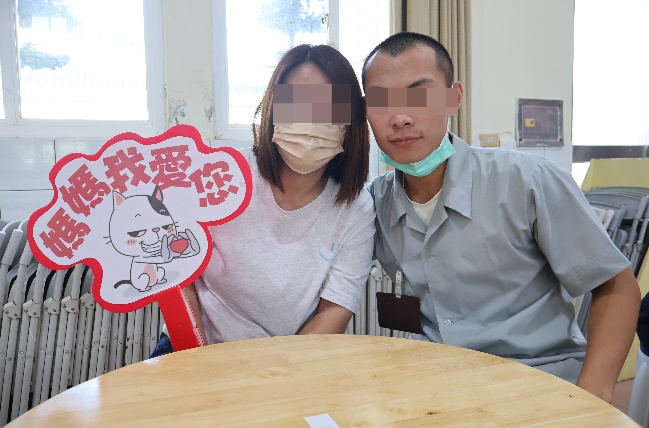 面對面懇親活動，與家人互訴思念
